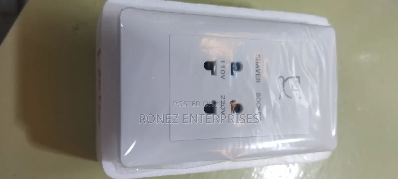 Twin Shaver Socket