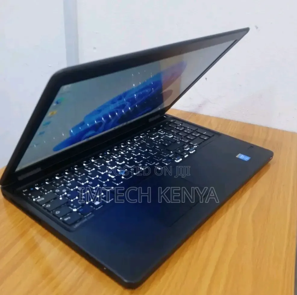 Laptop Dell Latitude 5550 8GB Intel Core i7 SSD 256GB