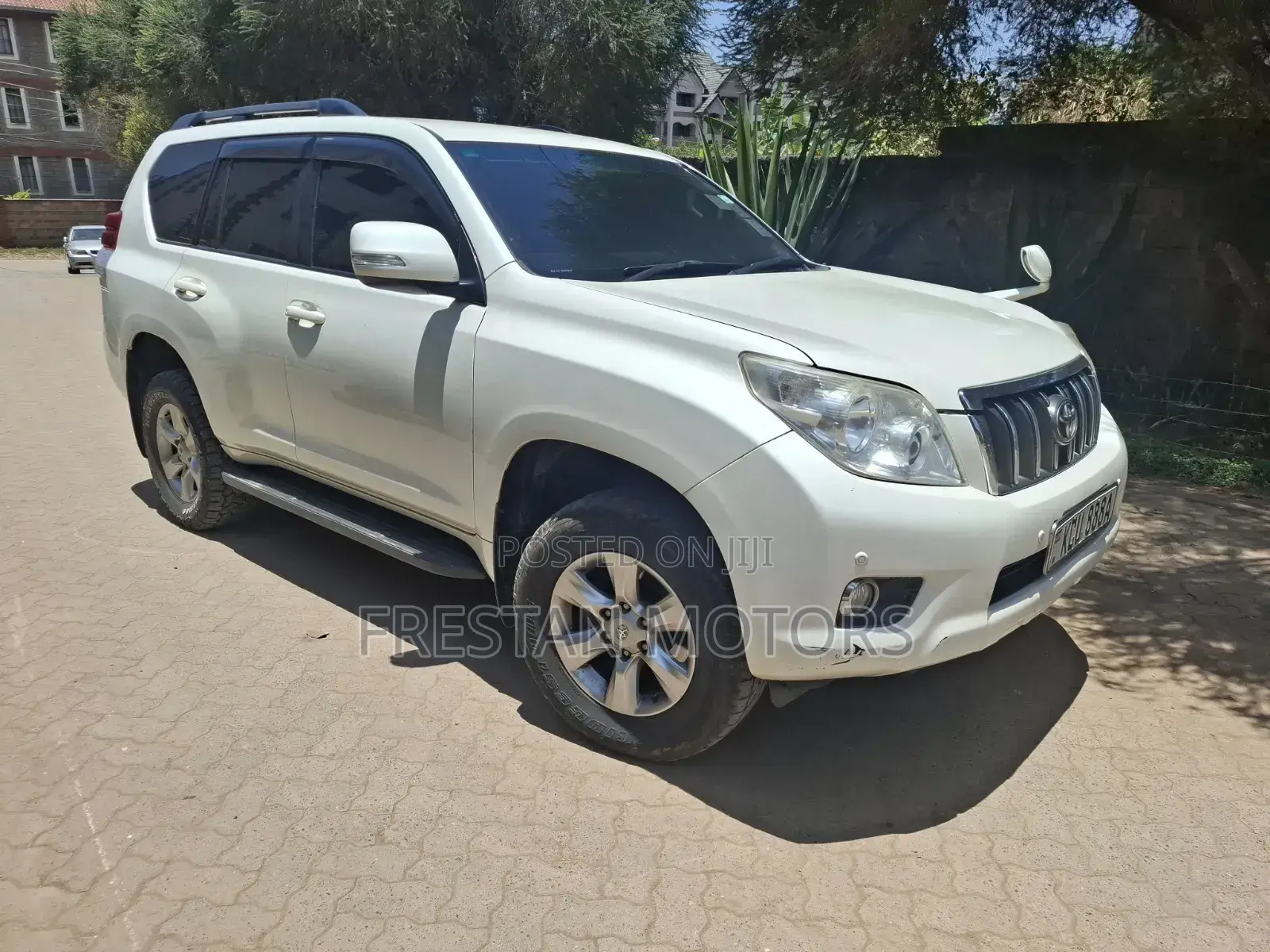Toyota Land Cruiser Prado 2012 White