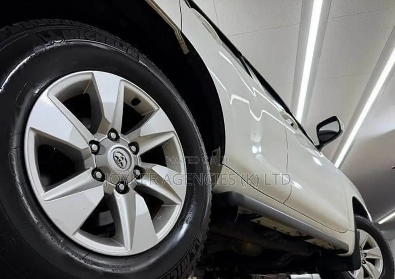 Toyota Land Cruiser Prado 2.8 2020 White
