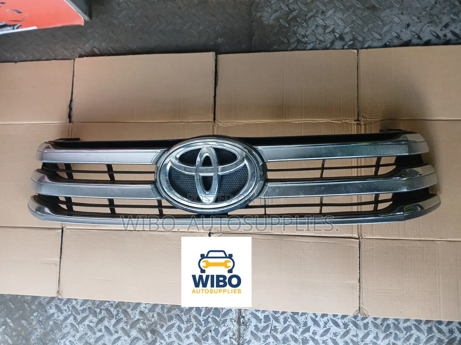 Toyota Hilux Revo 2015/18 Front Bumper Grill