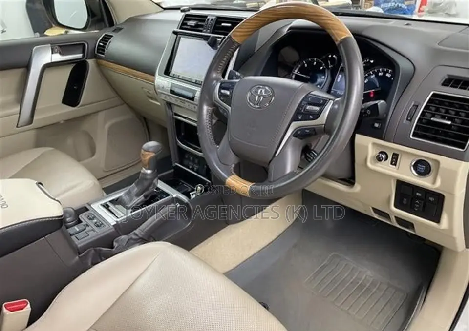 Toyota Land Cruiser Prado 2.8 2019 White