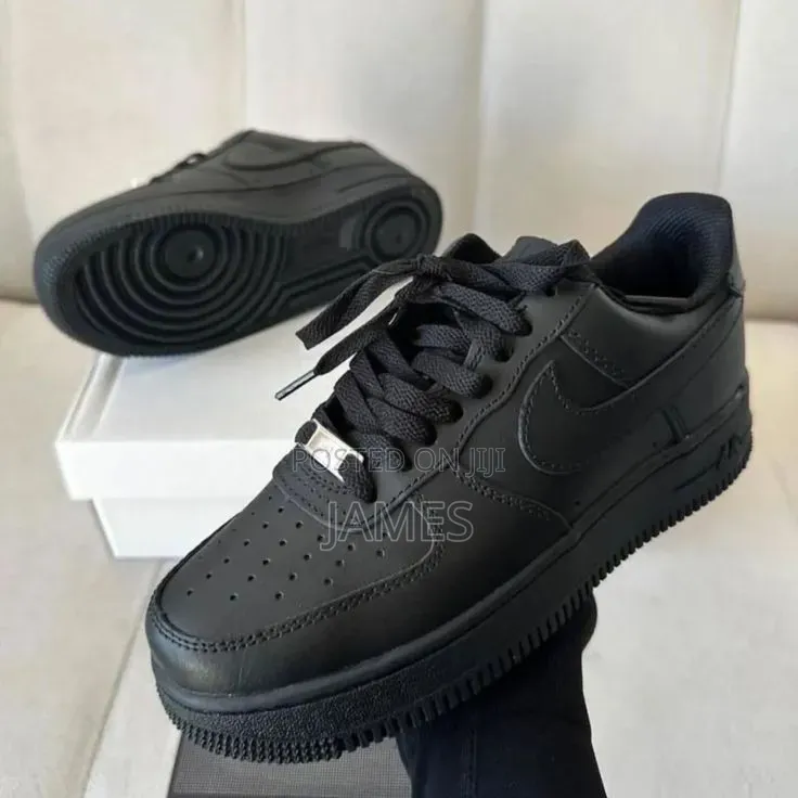 Nike Air Force 1 - Classic Triple White Triple Blackall Sizes