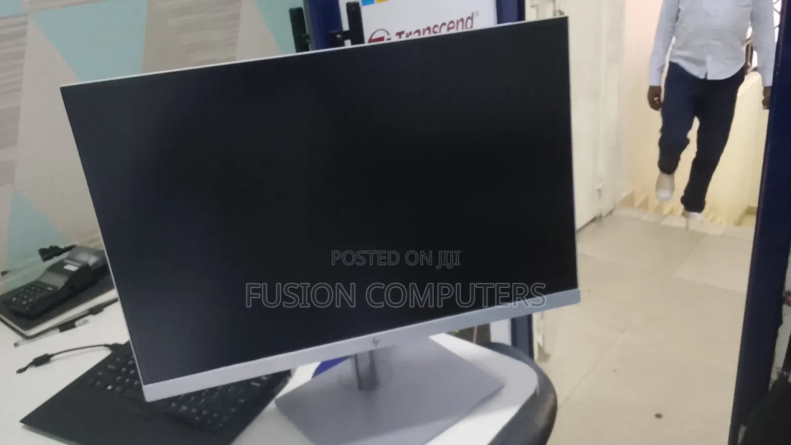 HP EliteDisplay E243i
Is a 24-Inch Business Monitor