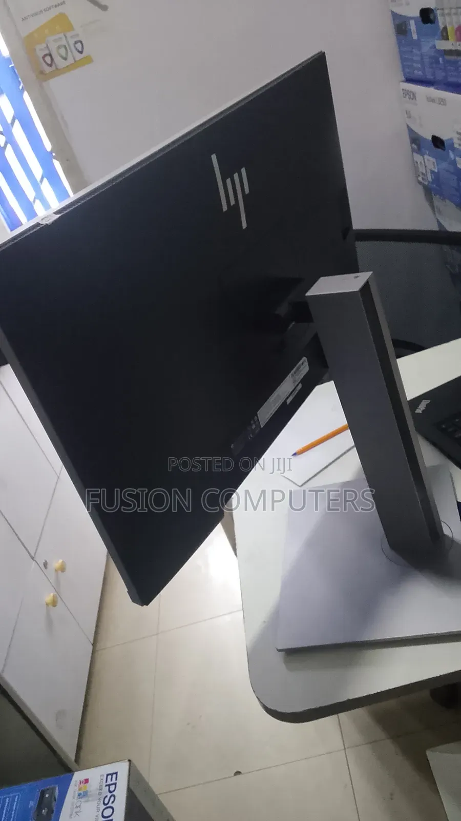 HP EliteDisplay E243i
Is a 24-Inch Business Monitor