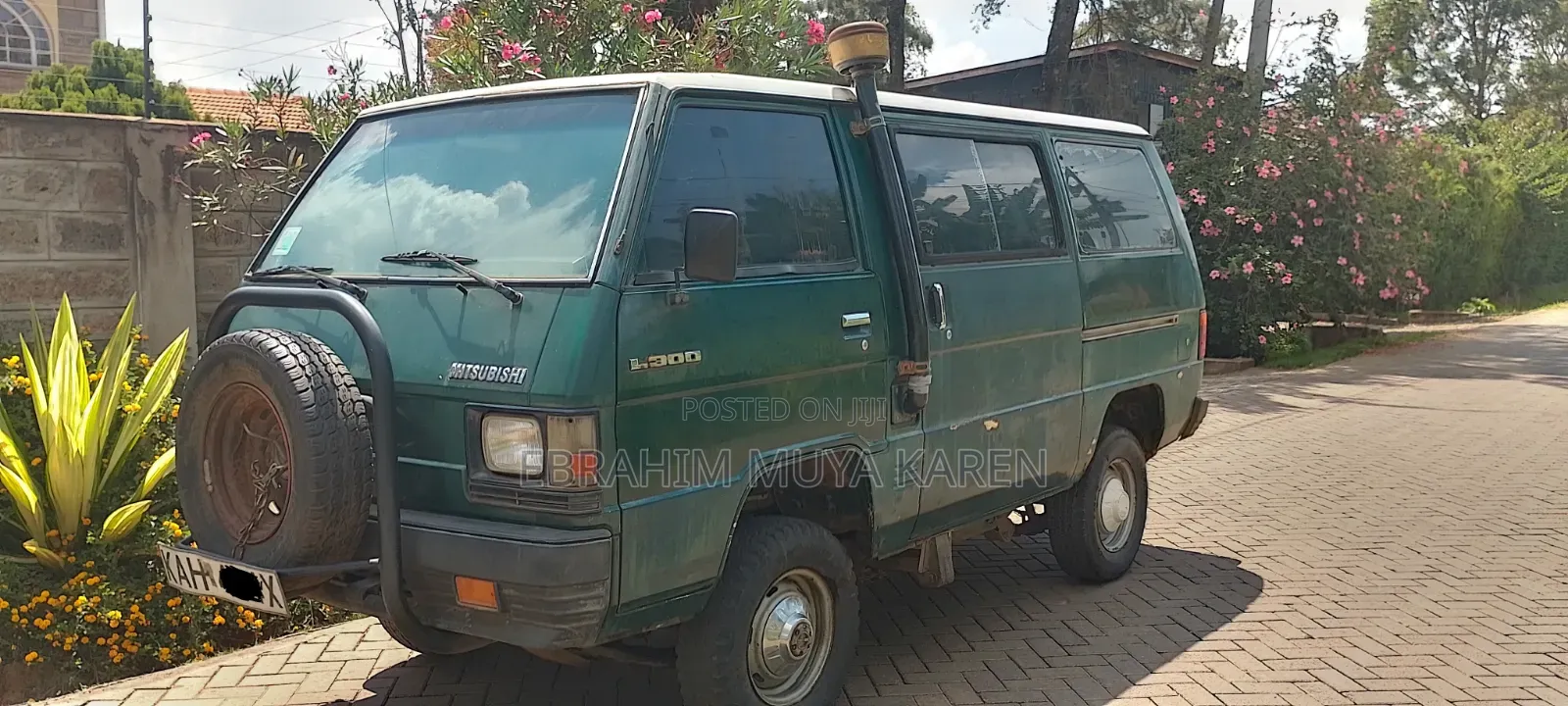 Mitsubishi Delica 1986 Green