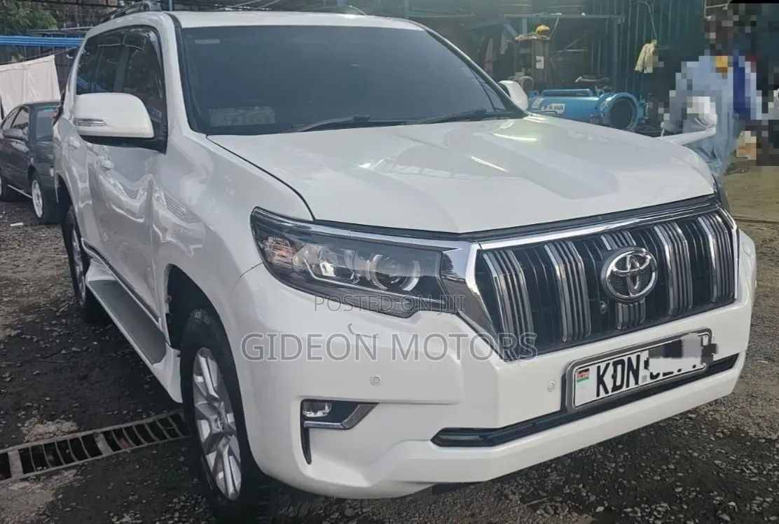 Toyota Land Cruiser 2016 White