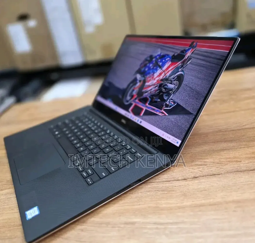Laptop Dell Precision 15 5540 8GB Intel Core i9 SSD 256GB