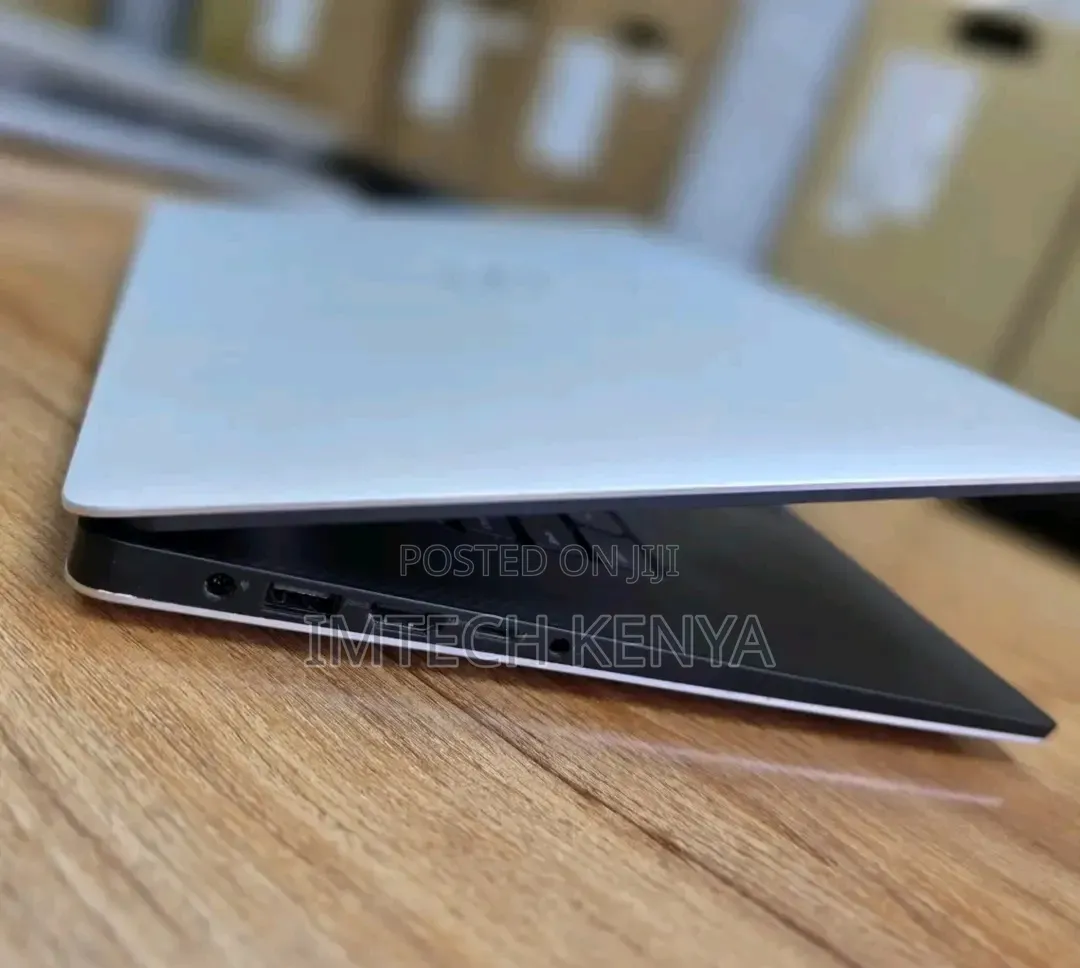 Laptop Dell Precision 15 5540 8GB Intel Core i9 SSD 256GB