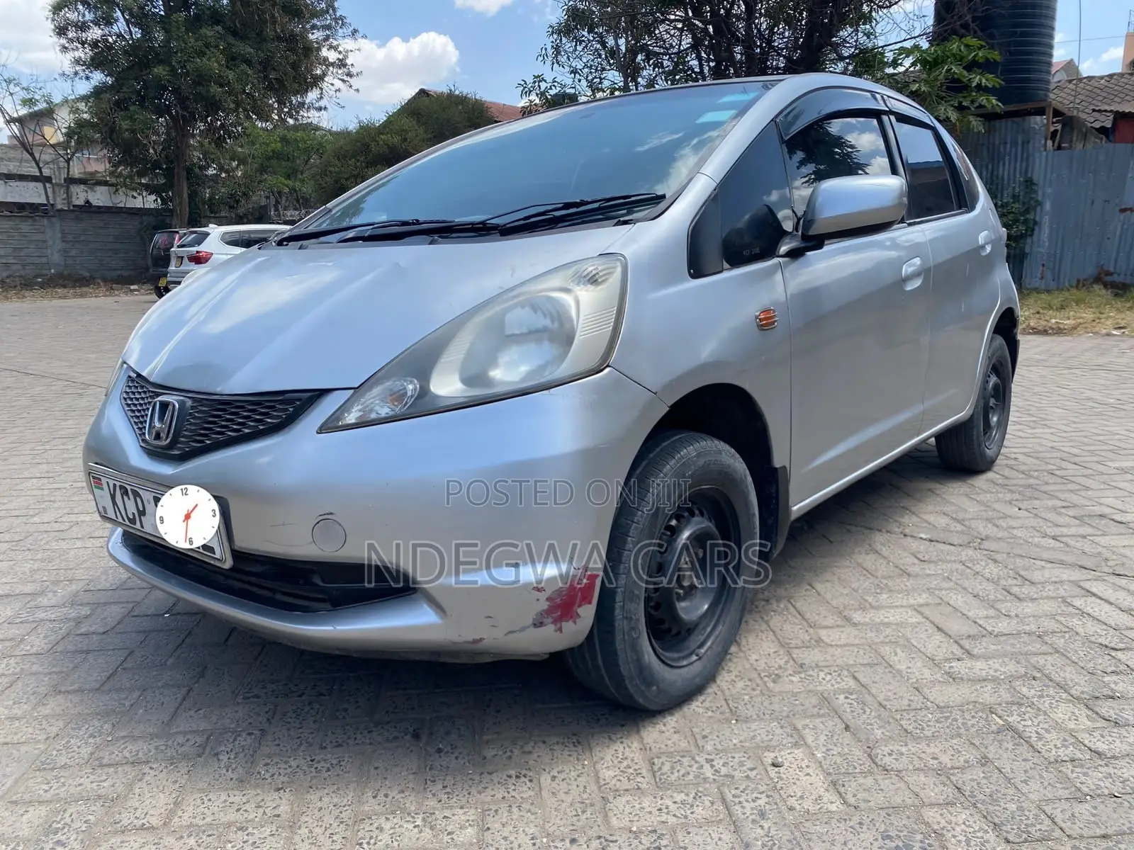 Honda Fit Automatic 2011 Silver