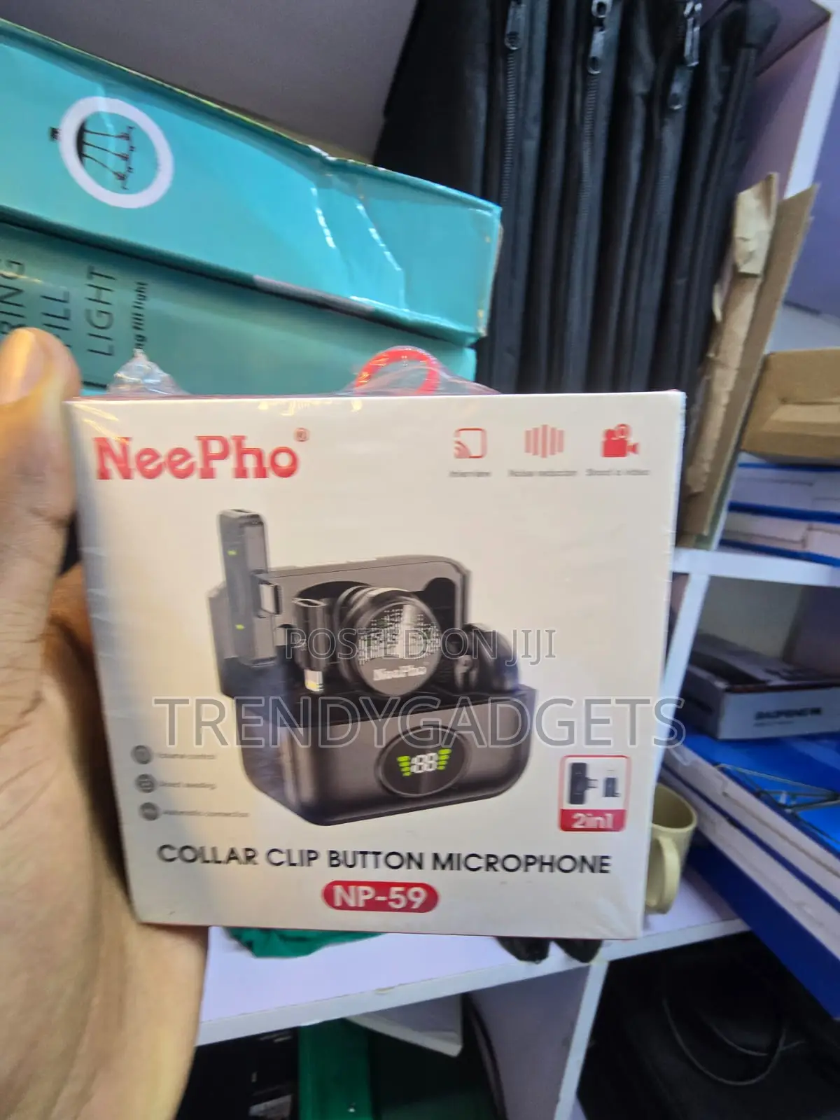 NeePho NP-59 Wireless Collar Microphone With Charging Case