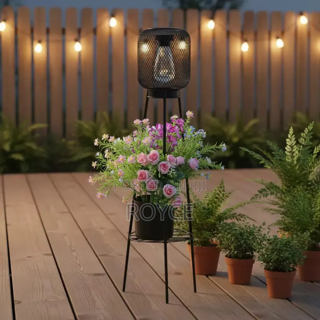 Solar Outdoor / Patio Lantern