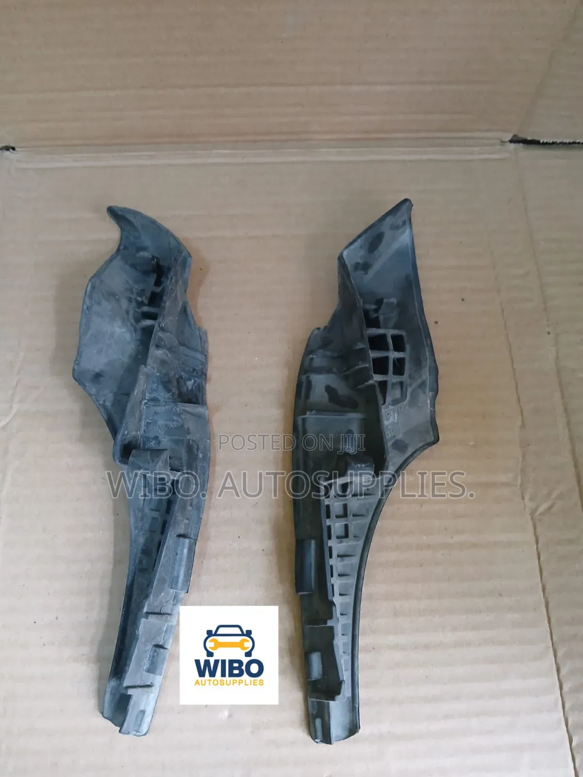 Toyota Premio 260/265 Windscreen Finishers