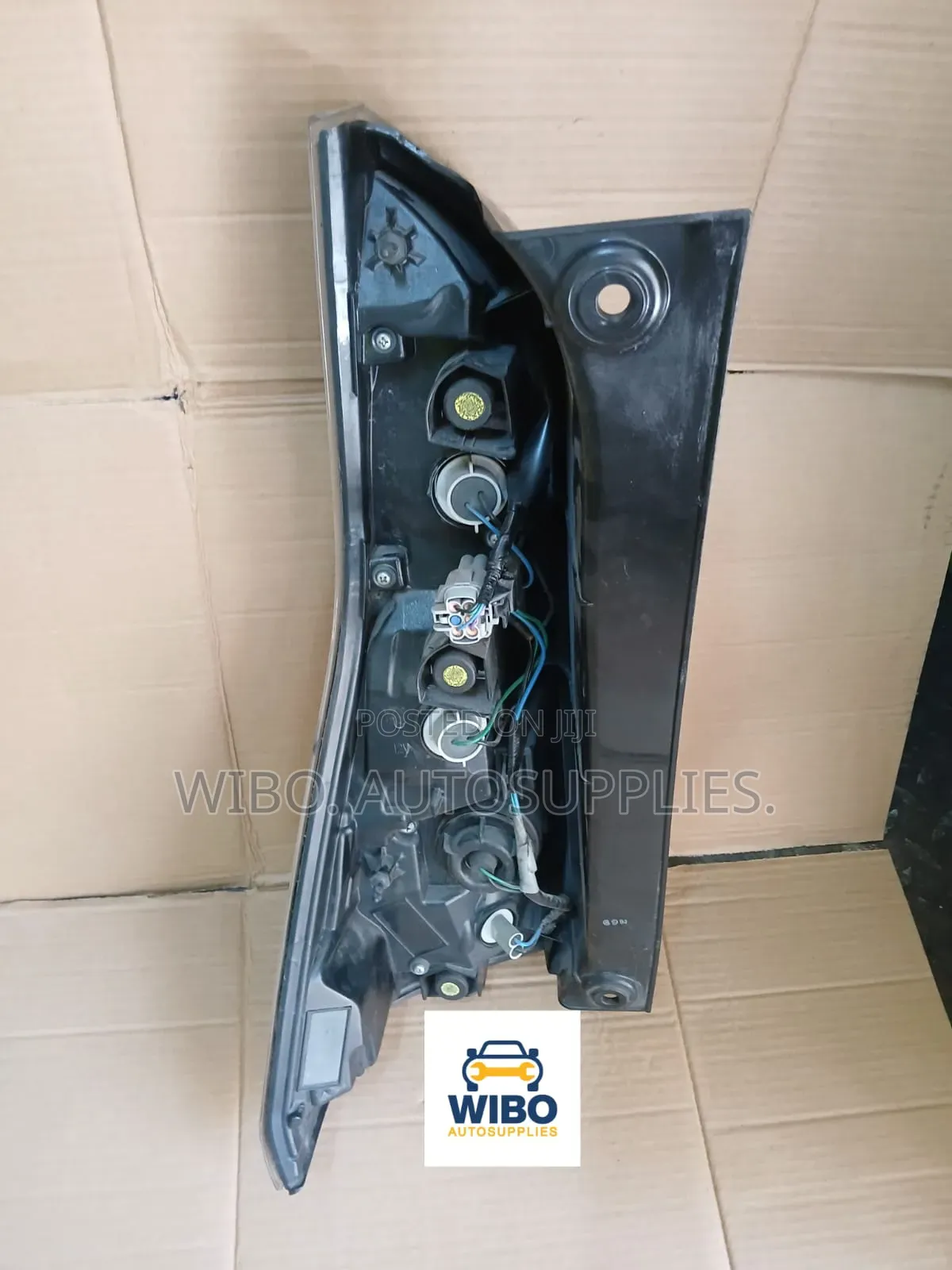 Nissan Serena C27 Backlights