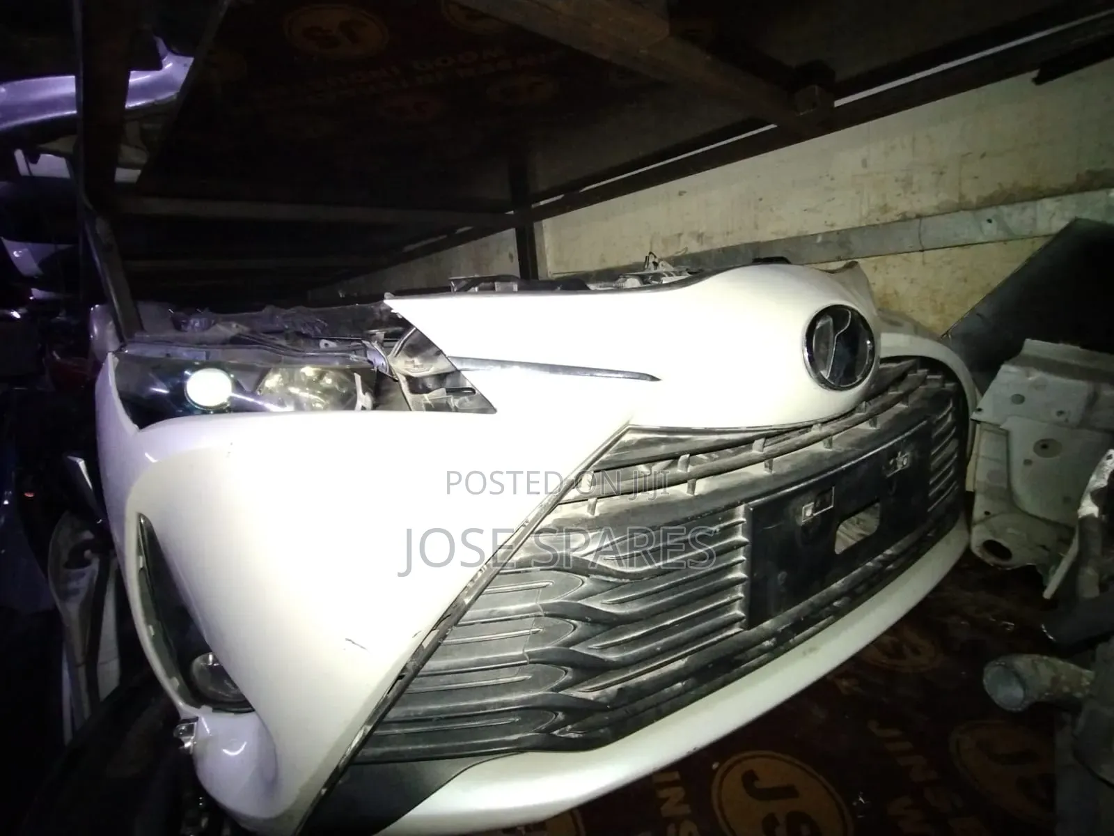 Toyota Vitz 2018 Nosecut