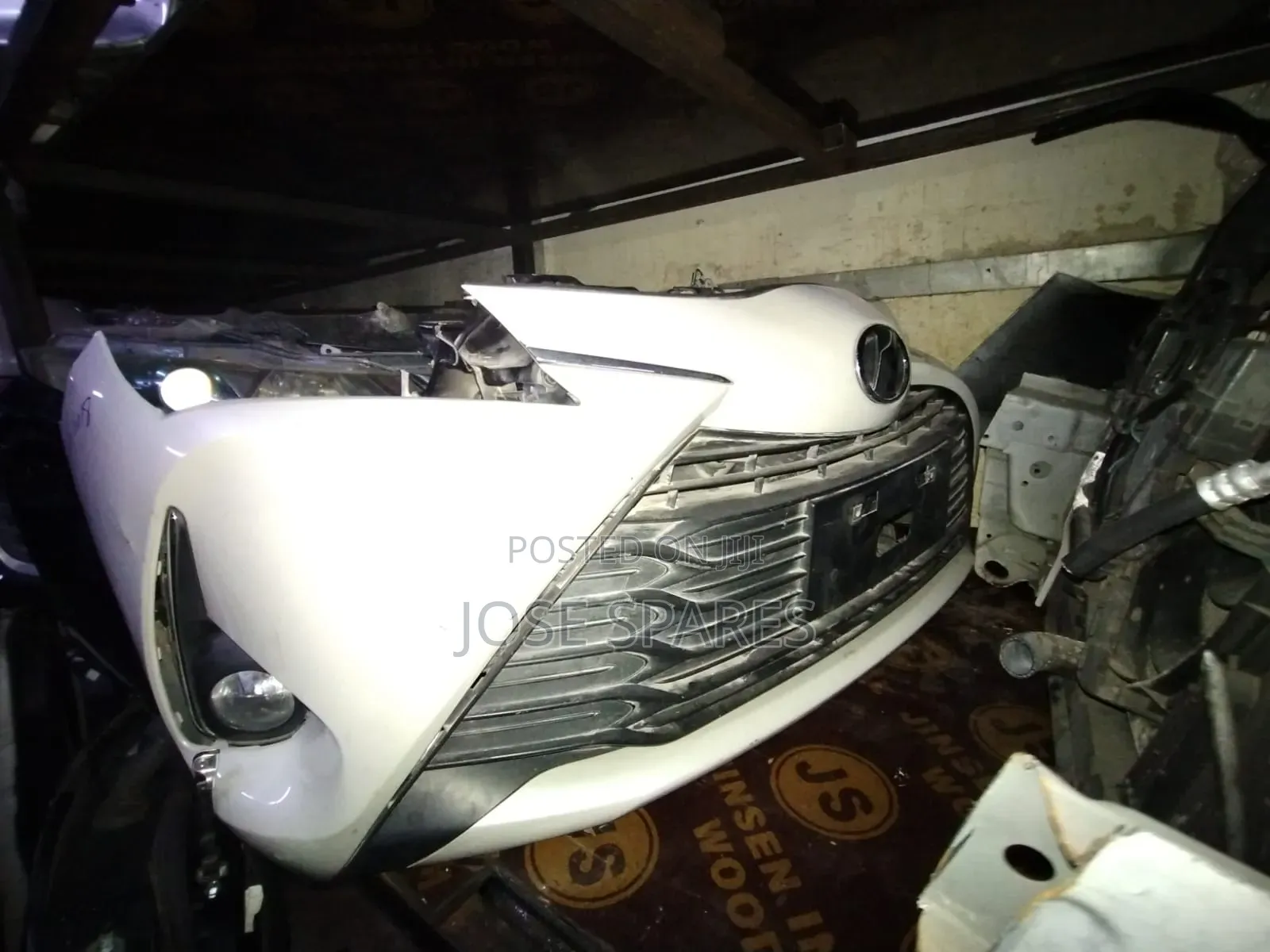 Toyota Vitz 2018 Nosecut