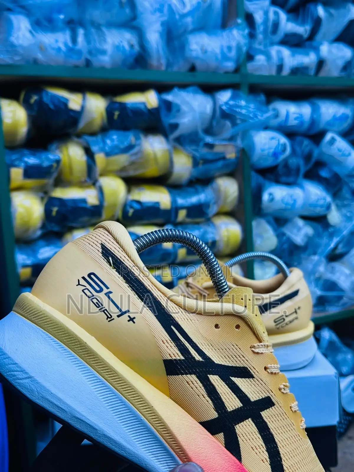Asics Yogiri S4