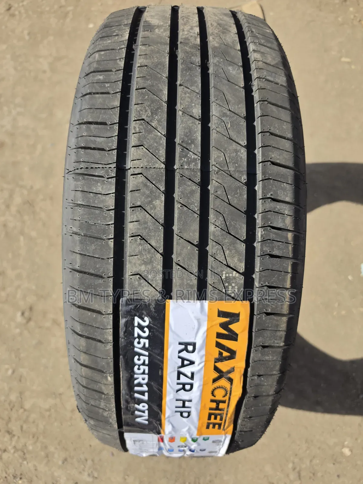 225 /55 R17 Maxchee Tires