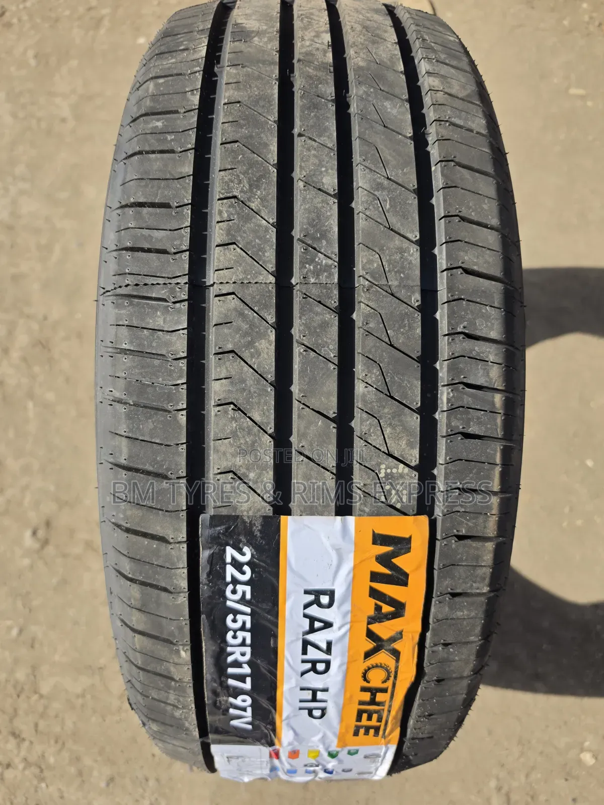 225 /55 R17 Maxchee Tires
