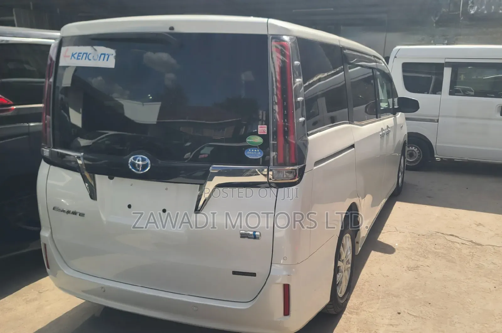 Toyota Esquire 1.8 FWD Hybrid (7 seater) 2019 White