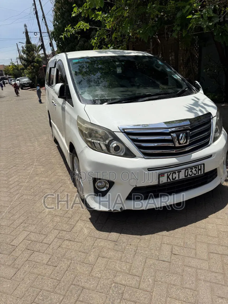 Toyota Alphard 2.4 Petrol FWD 2011 White