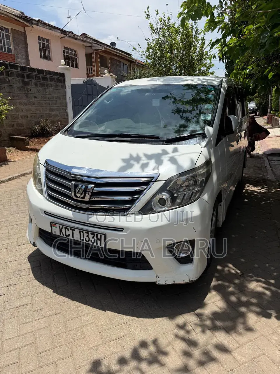 Toyota Alphard 2.4 Petrol FWD 2011 White