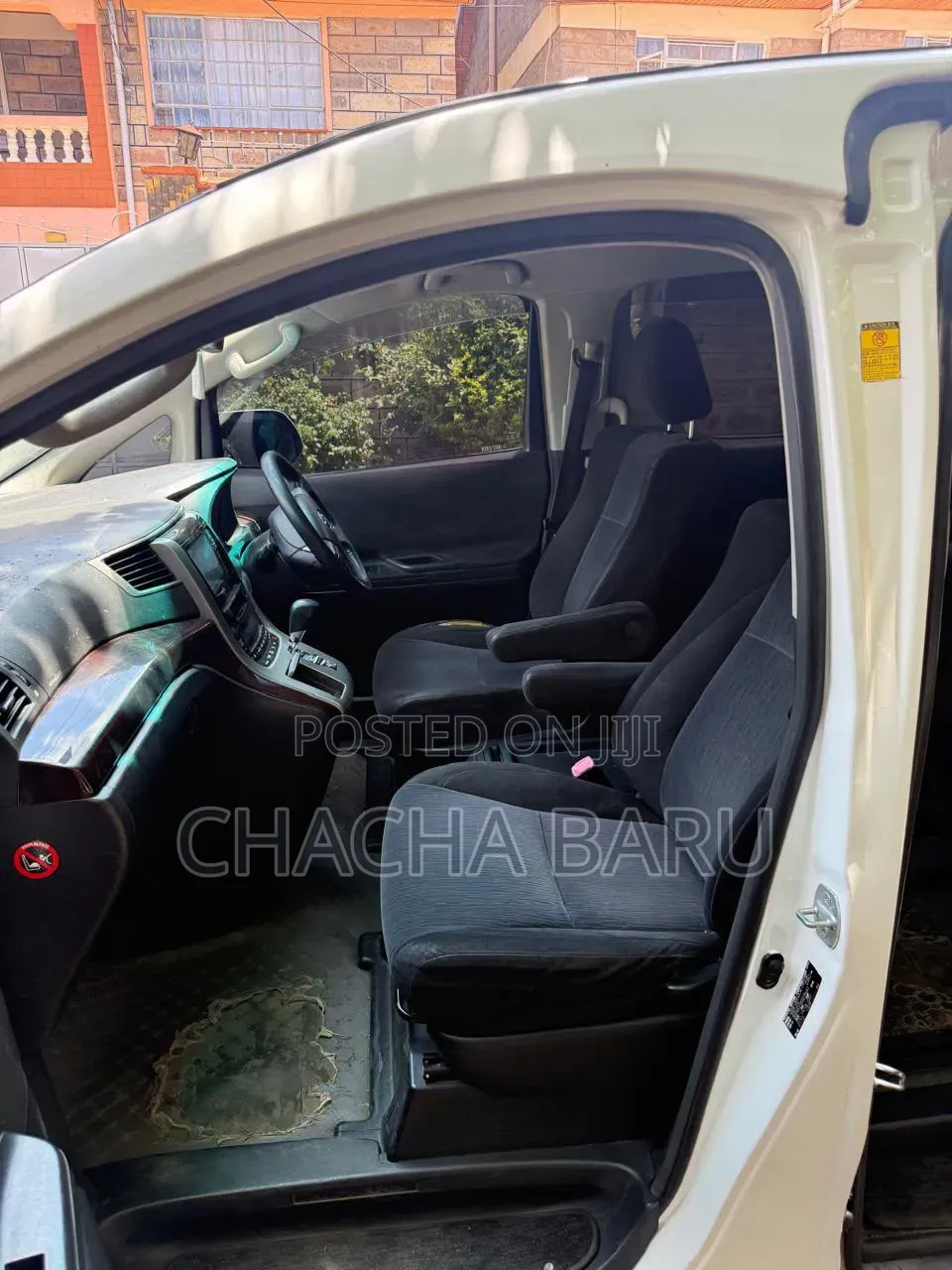Toyota Alphard 2.4 Petrol FWD 2011 White