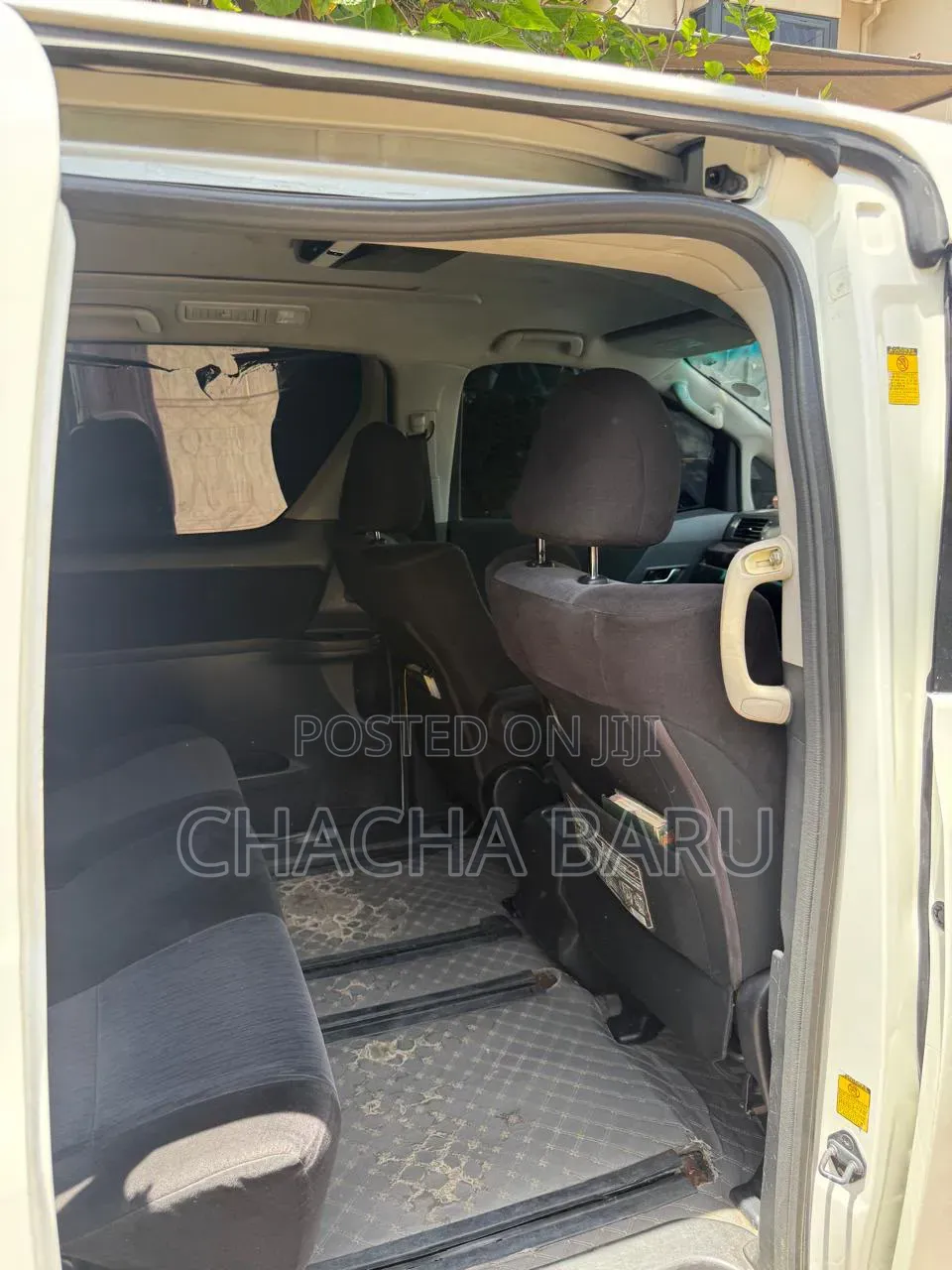 Toyota Alphard 2.4 Petrol FWD 2011 White