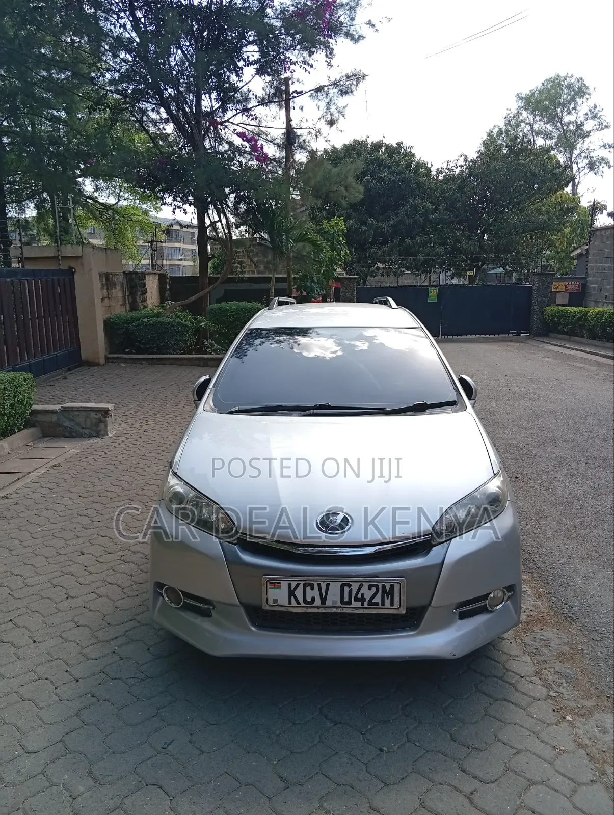 Toyota Wish 2012 Silver