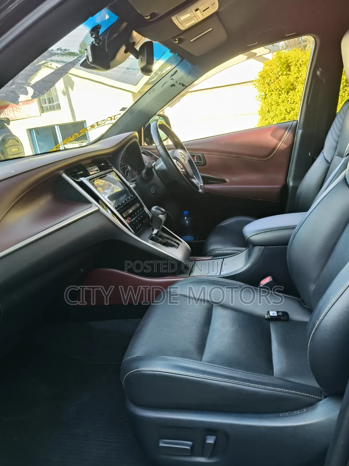 Toyota Harrier 2.0 2019 Black