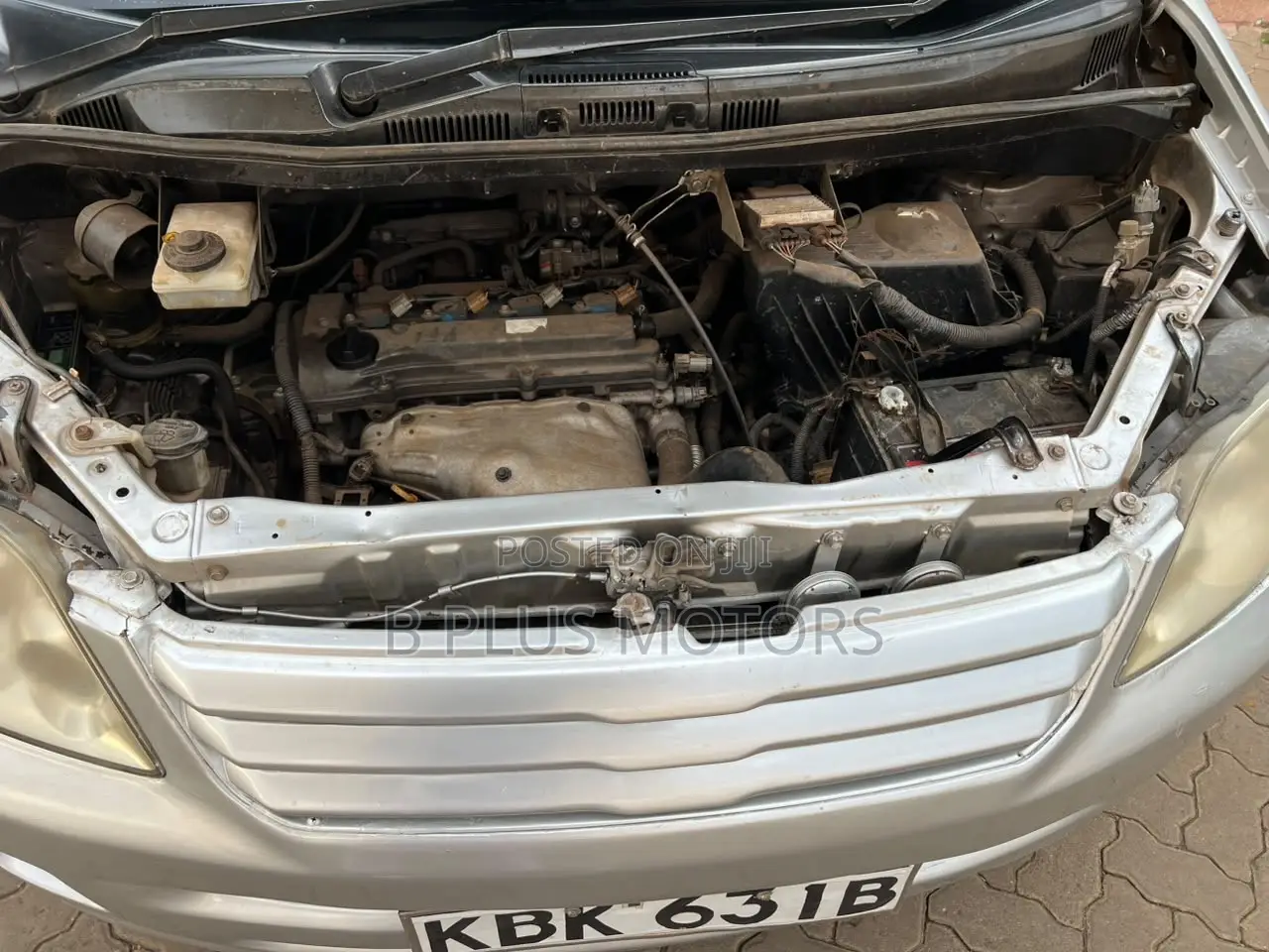 Toyota Noah 2002 Silver