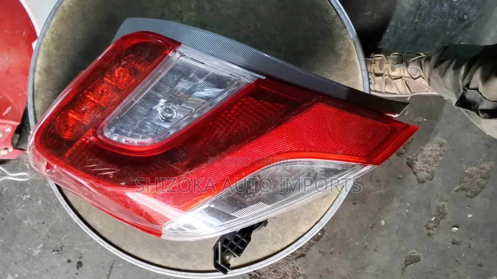 Toyota Vitz Jewela Tail Light