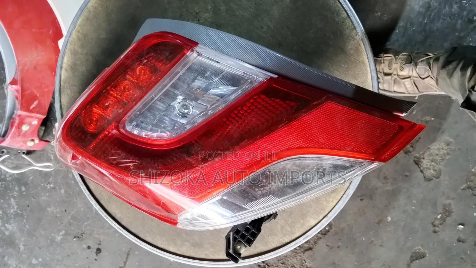 Toyota Vitz Jewela Tail Light