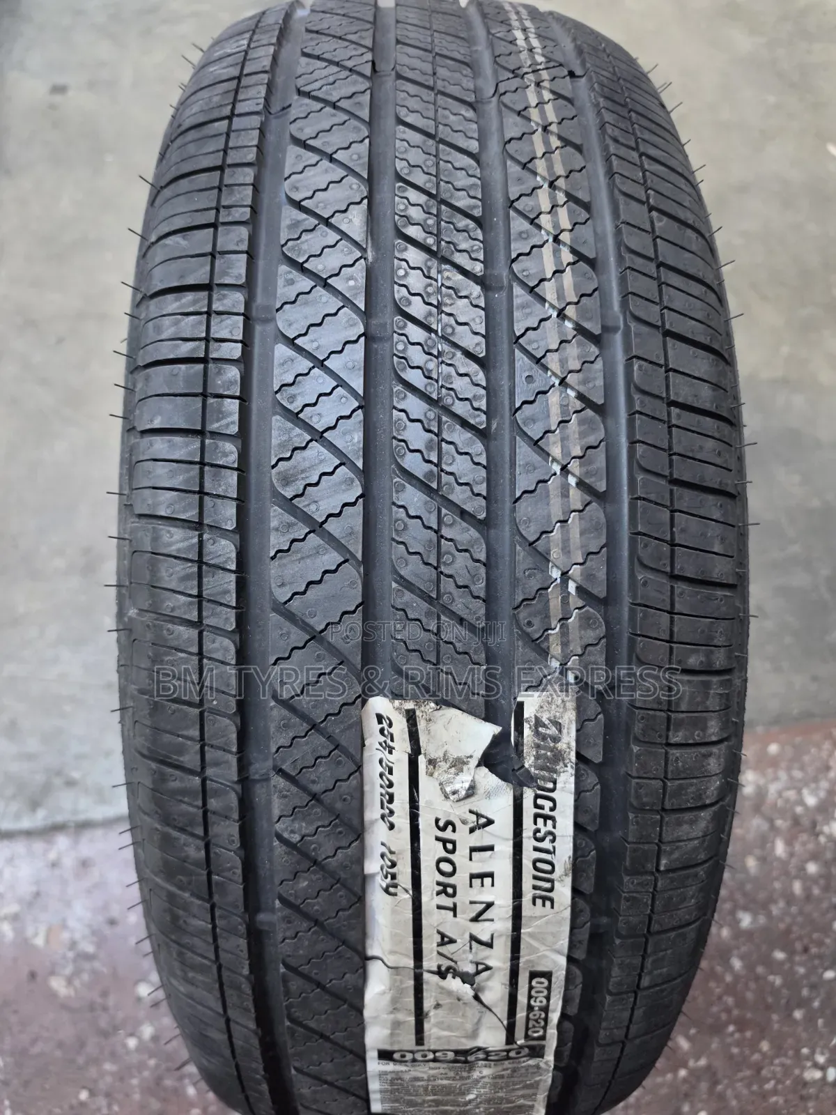 255 /50 R20 BRIDGESTONE TIRES (Japan)