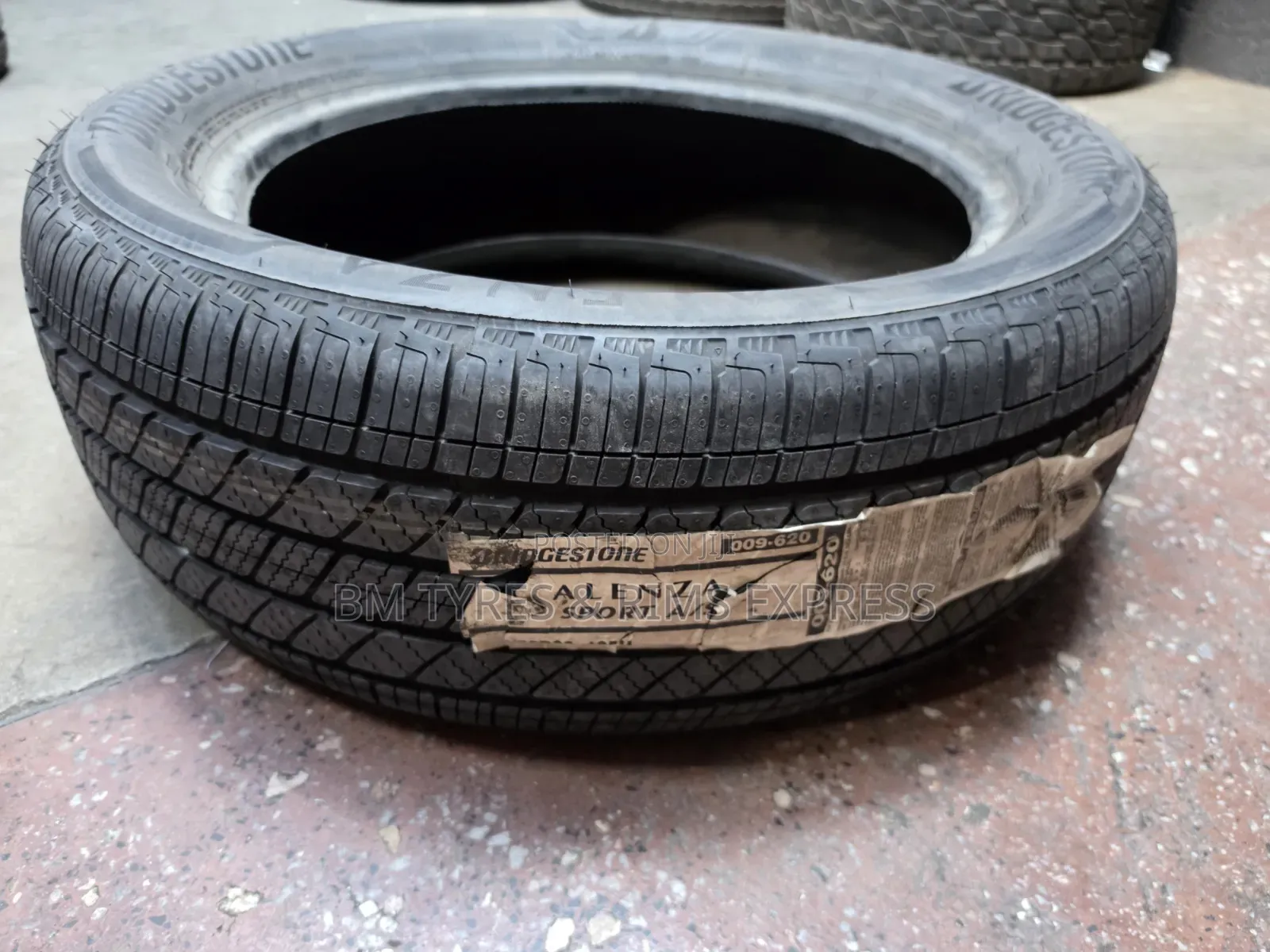 255 /50 R20 BRIDGESTONE TIRES (Japan)