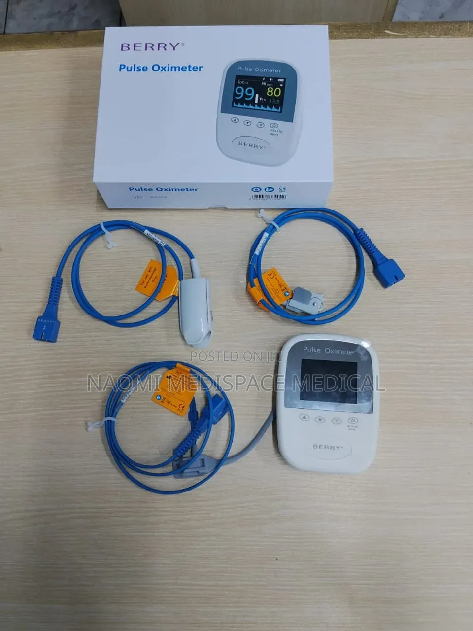 Handheld Berry Pulse Oximeter With Pedeatric, Neonatal and Adult Probe