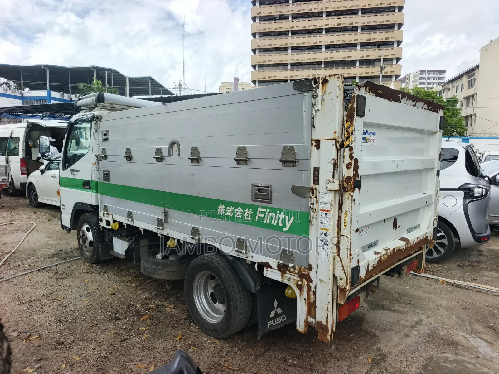 Mitsubishi Fuso Canter 2021 White