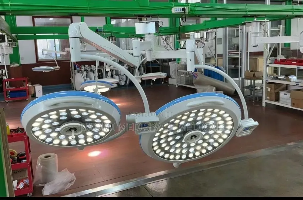 360° Positioning Double Arm Ceiling Mounted LED Theatre Light