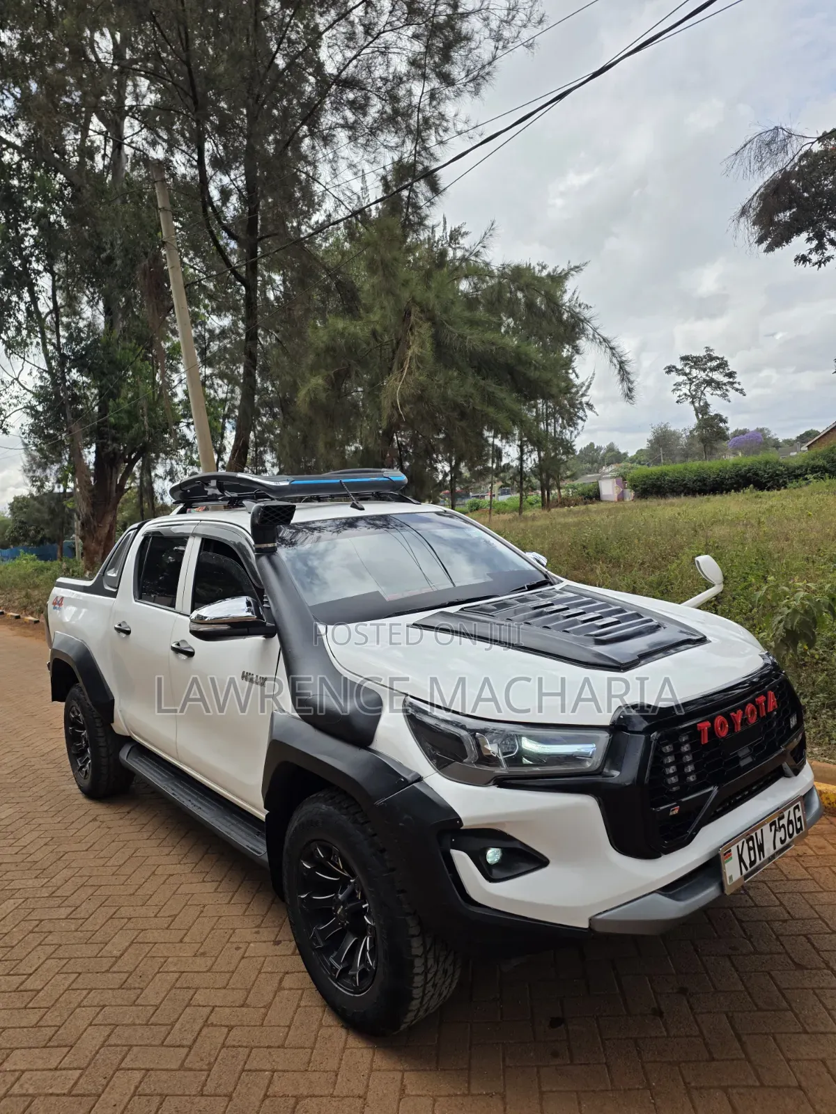 Toyota Hilux 2017 White