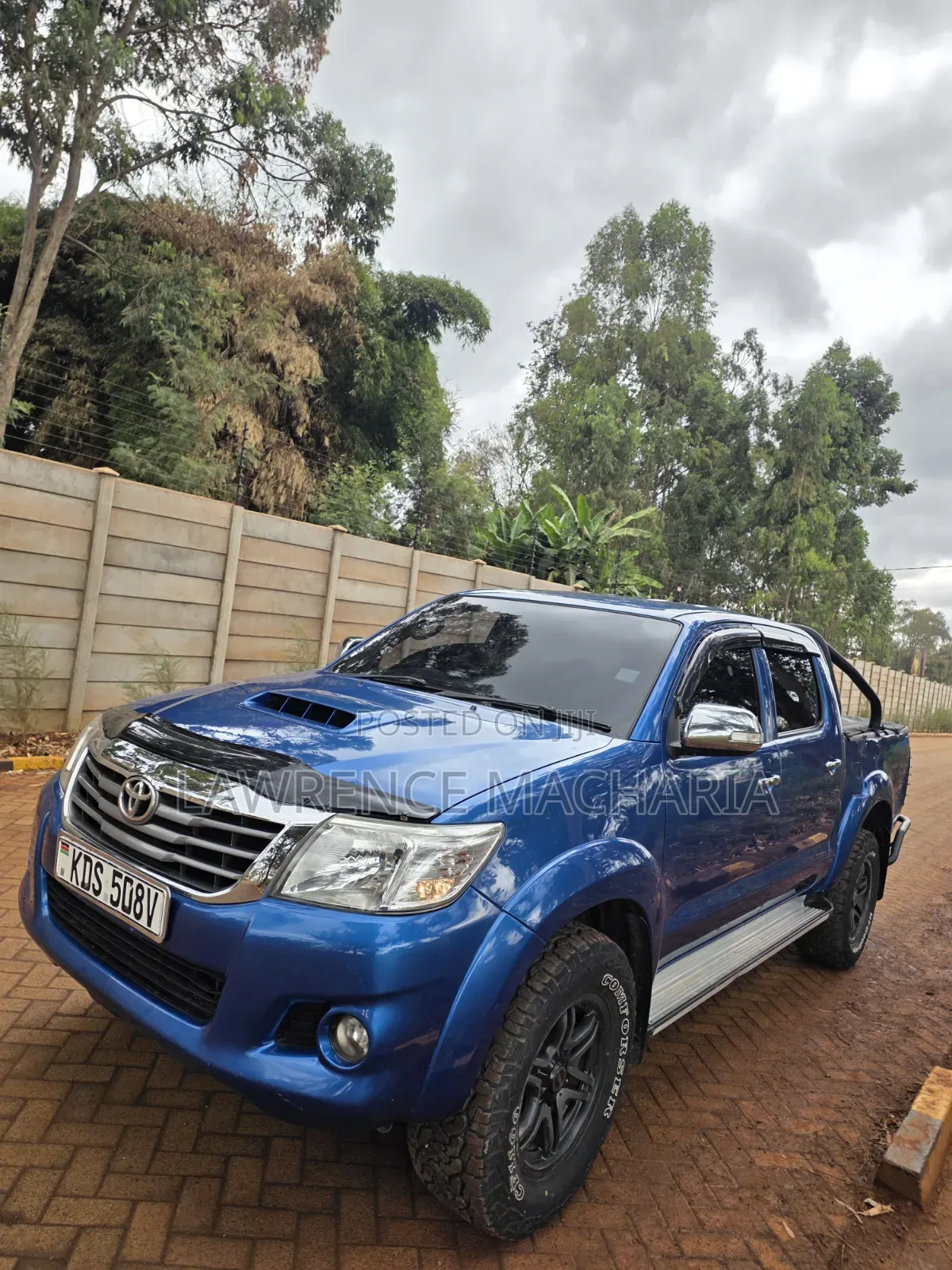 Toyota Hilux 2015 Blue