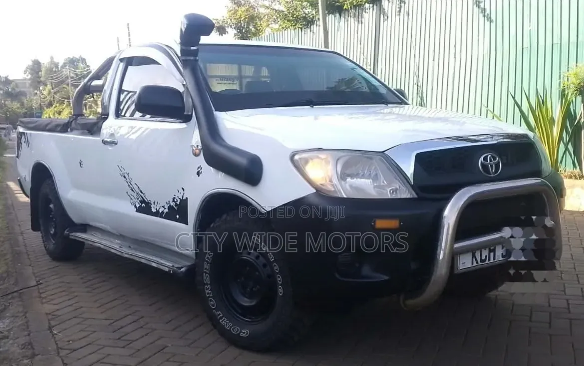 Toyota Hilux 2013 White