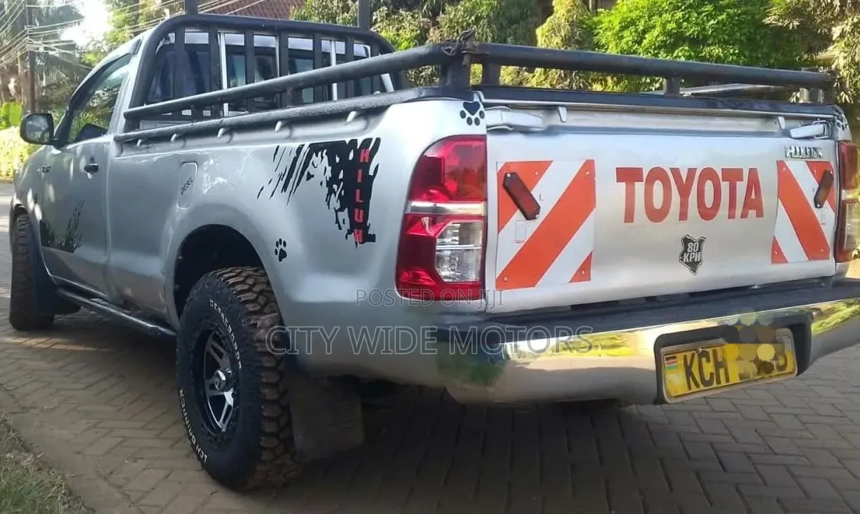 Toyota Hilux 2015 Silver
