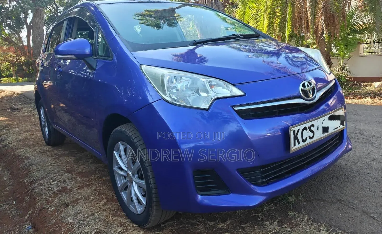 Toyota Ractis 2012 Blue