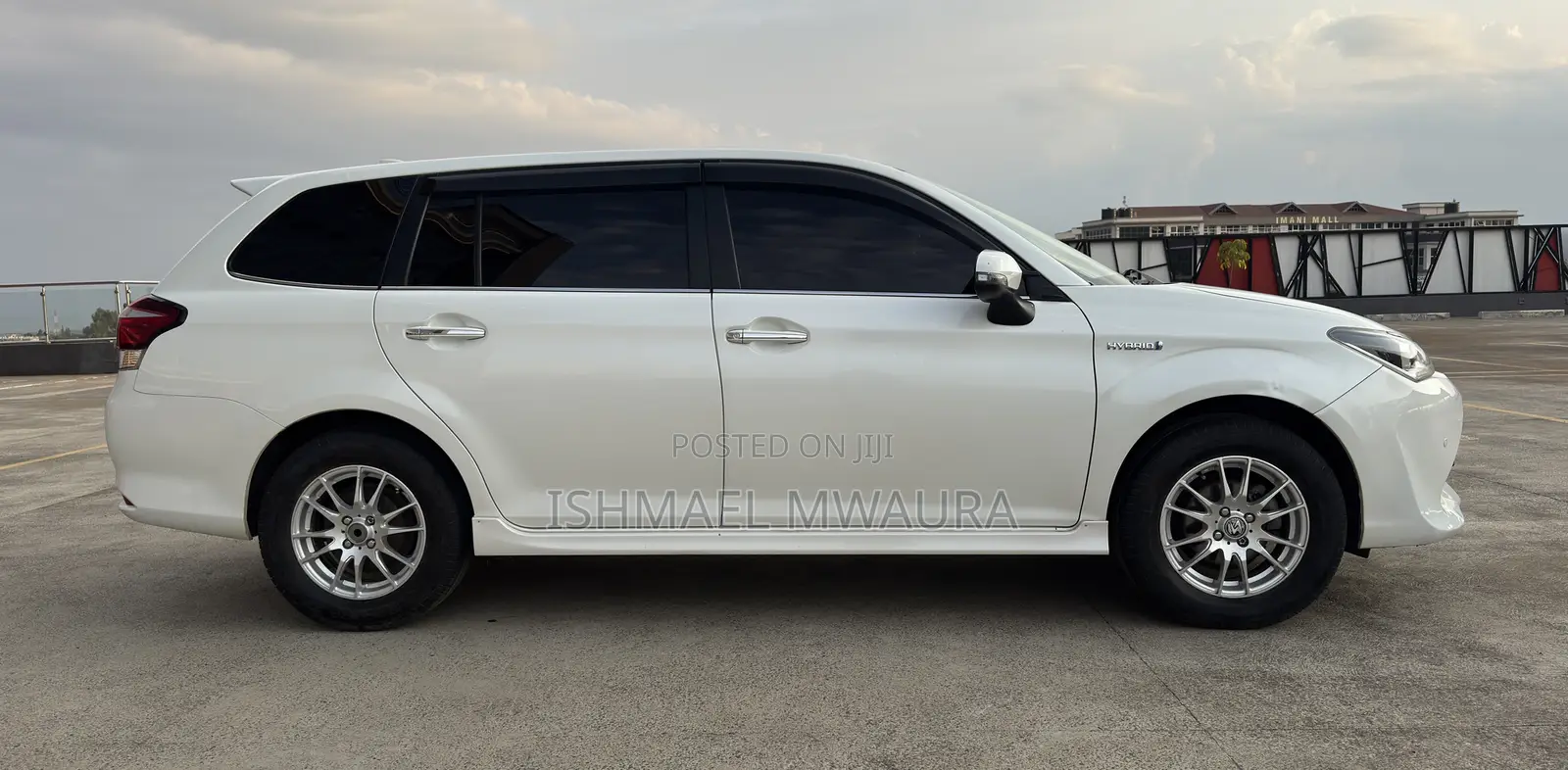Toyota Corolla Fielder 1.5 Hybrid FWD 2017 White