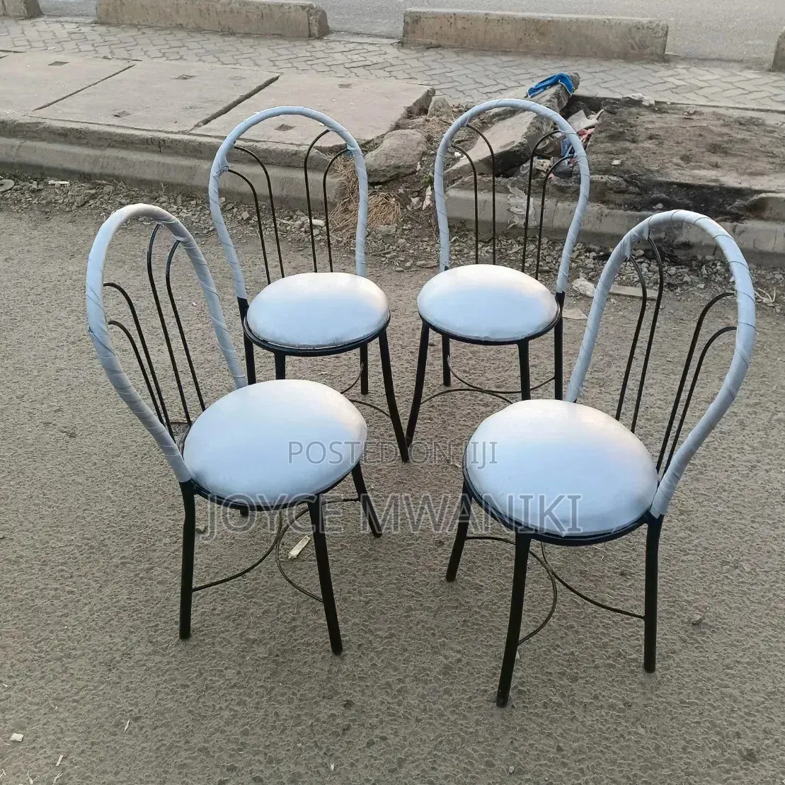 Simple Classy Restaurant Chairs, Silver