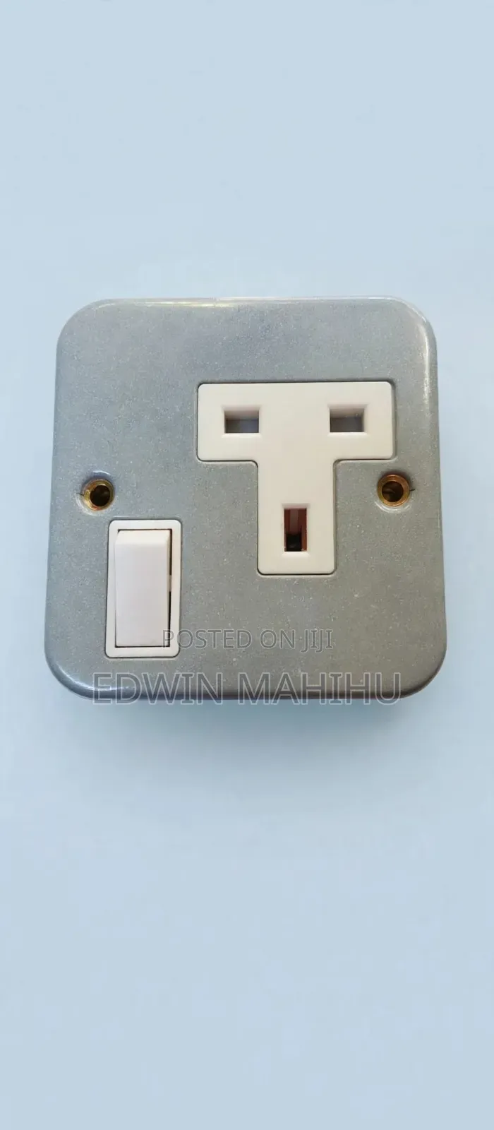 Metallic Single Socket