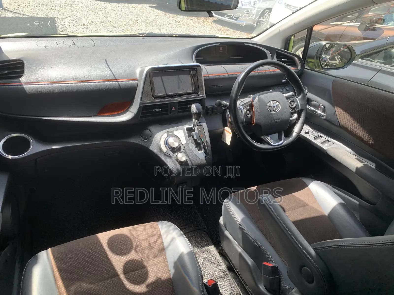 Toyota Sienta 1.5 FWD 2019 Green