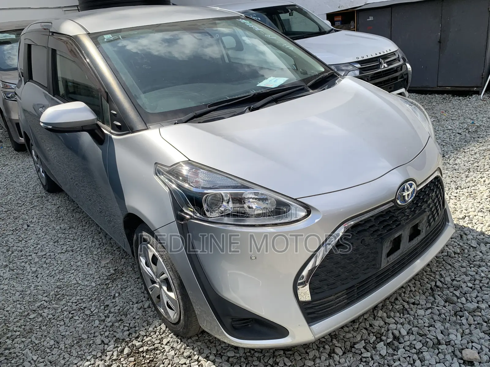 Toyota Sienta 1.5 Hybrid FWD (6-seater) 2019 Silver
