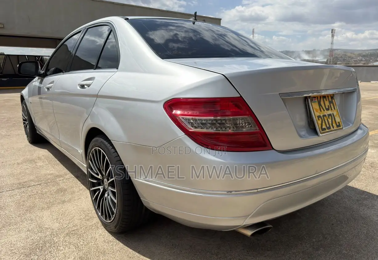 Mercedes-Benz C200 2009 Silver