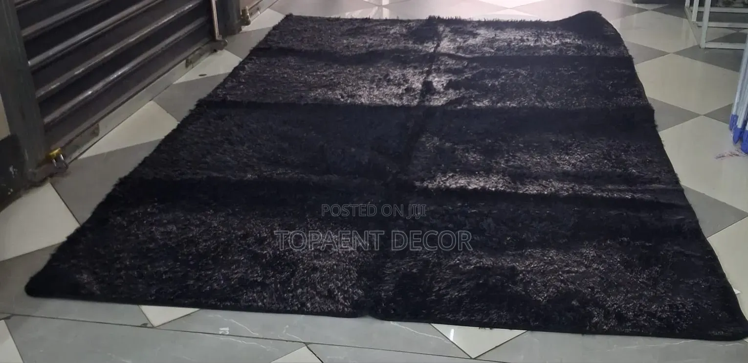 Black Warm Fluffy Carpets Available